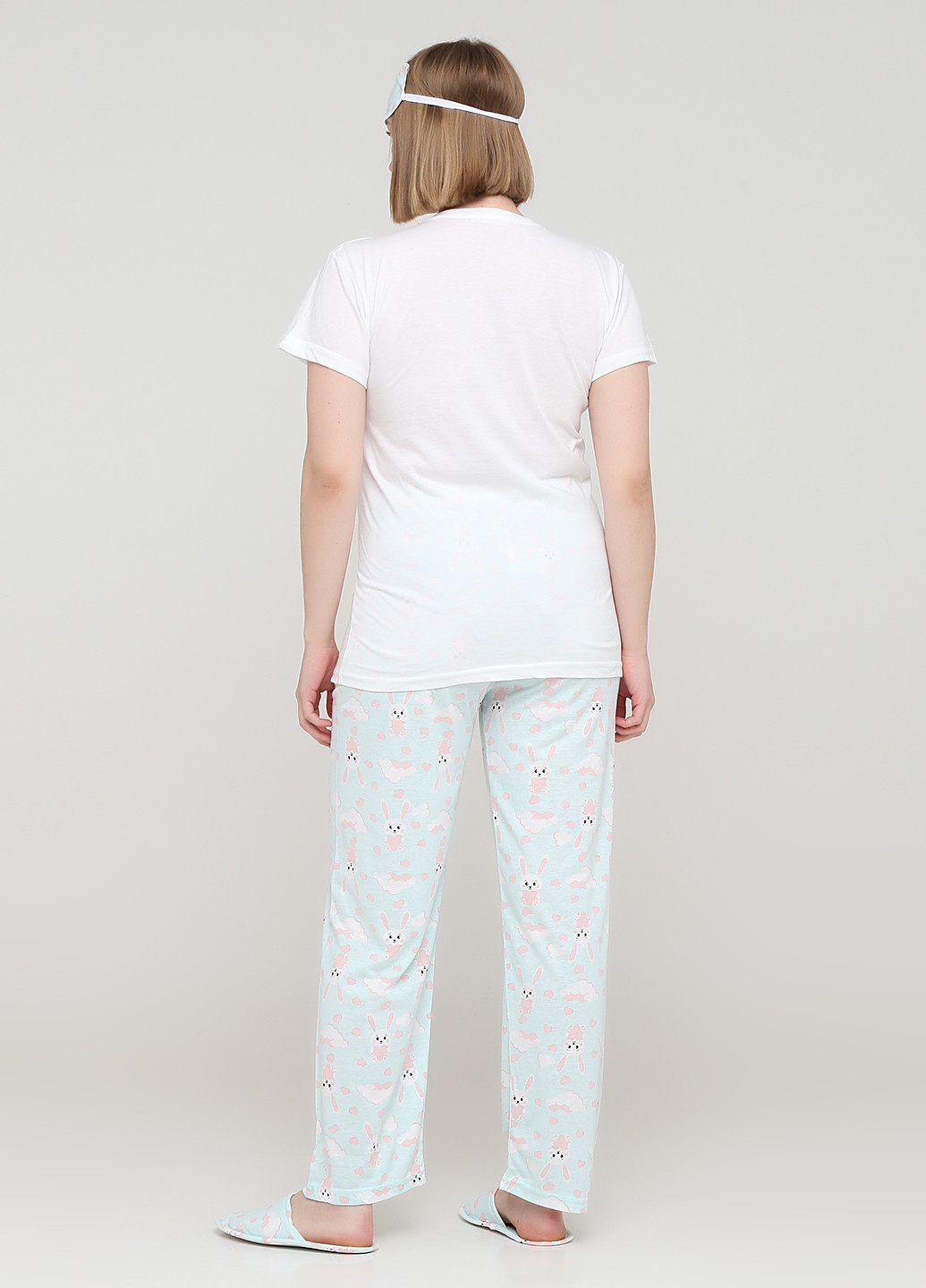 Светло-голубая всесезон пижама (футболка, брюки, маска для сна, тапочки) футболка + брюки Mirano