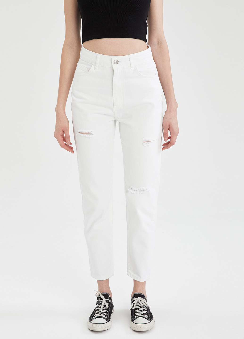 Белые демисезонные укороченные, зауженные джинсы DeFacto