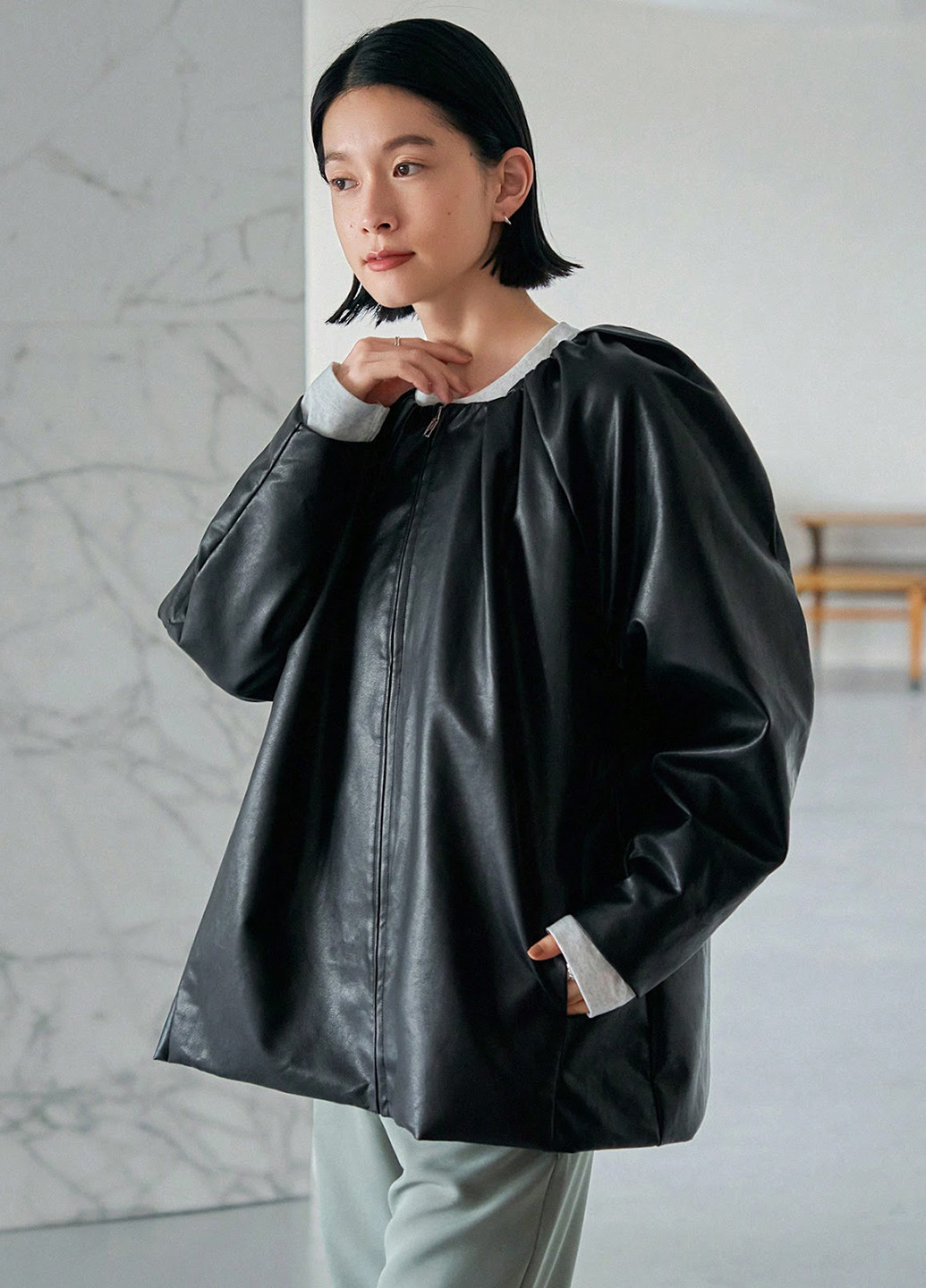 Черная демисезонная куртка SHEIN