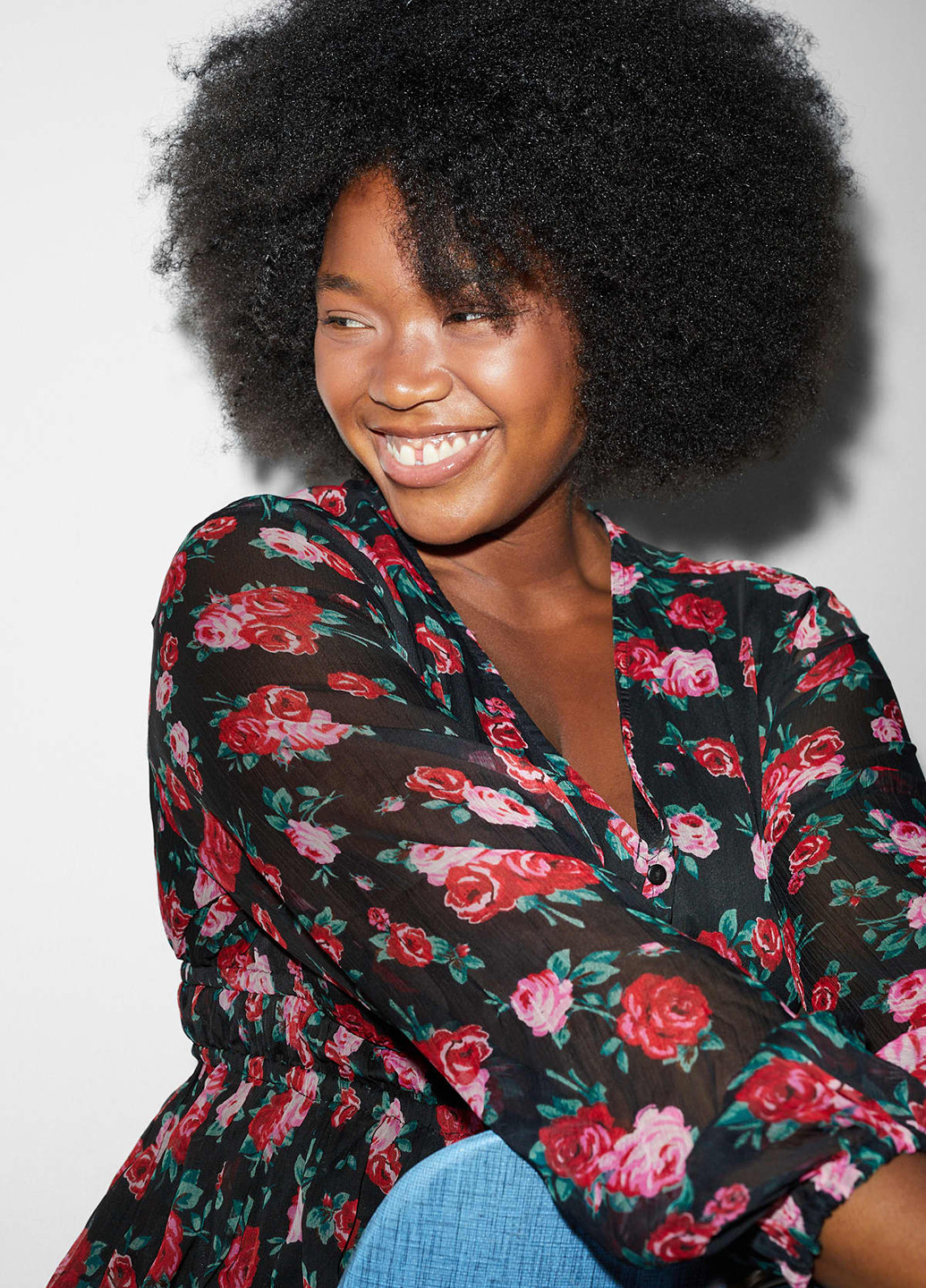 Чорна блуза з баскою C&A