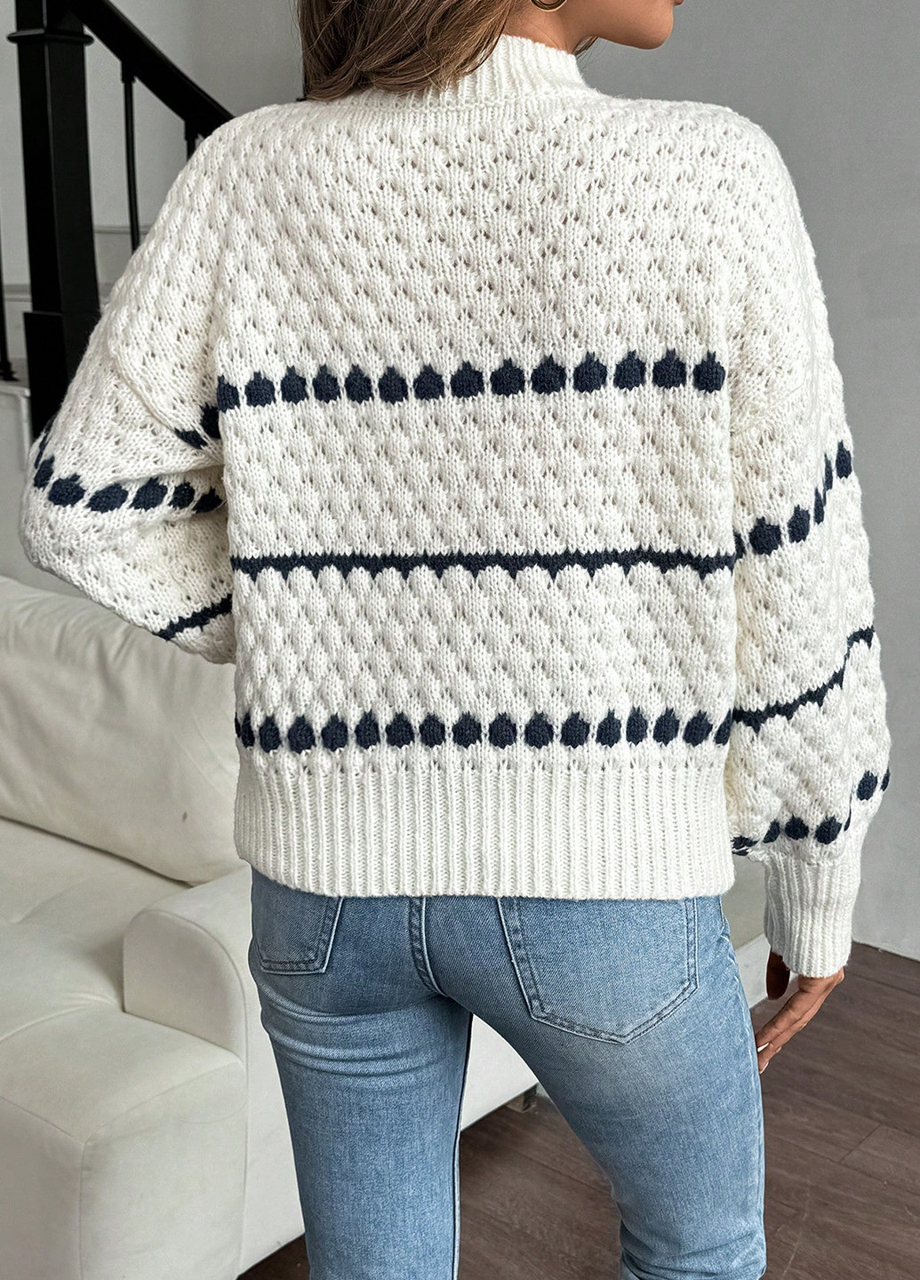 Молочний зимовий светр SHEIN