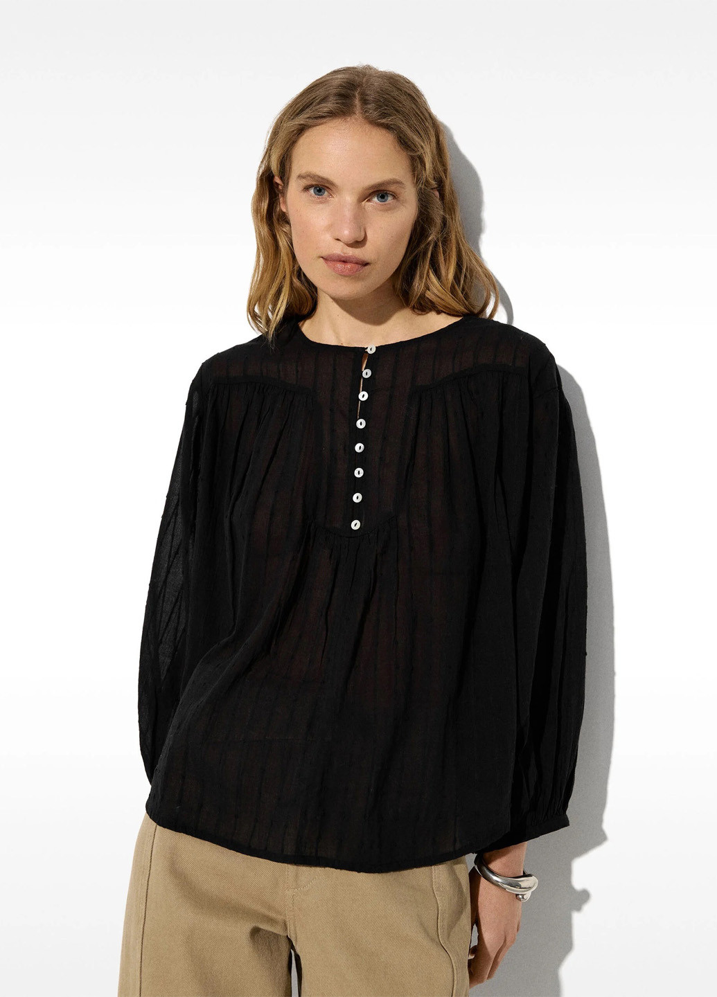 Чорна блуза з баскою Parfois