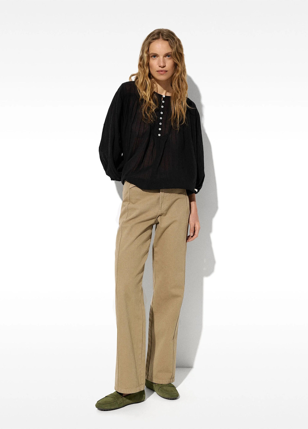 Чорна блуза з баскою Parfois