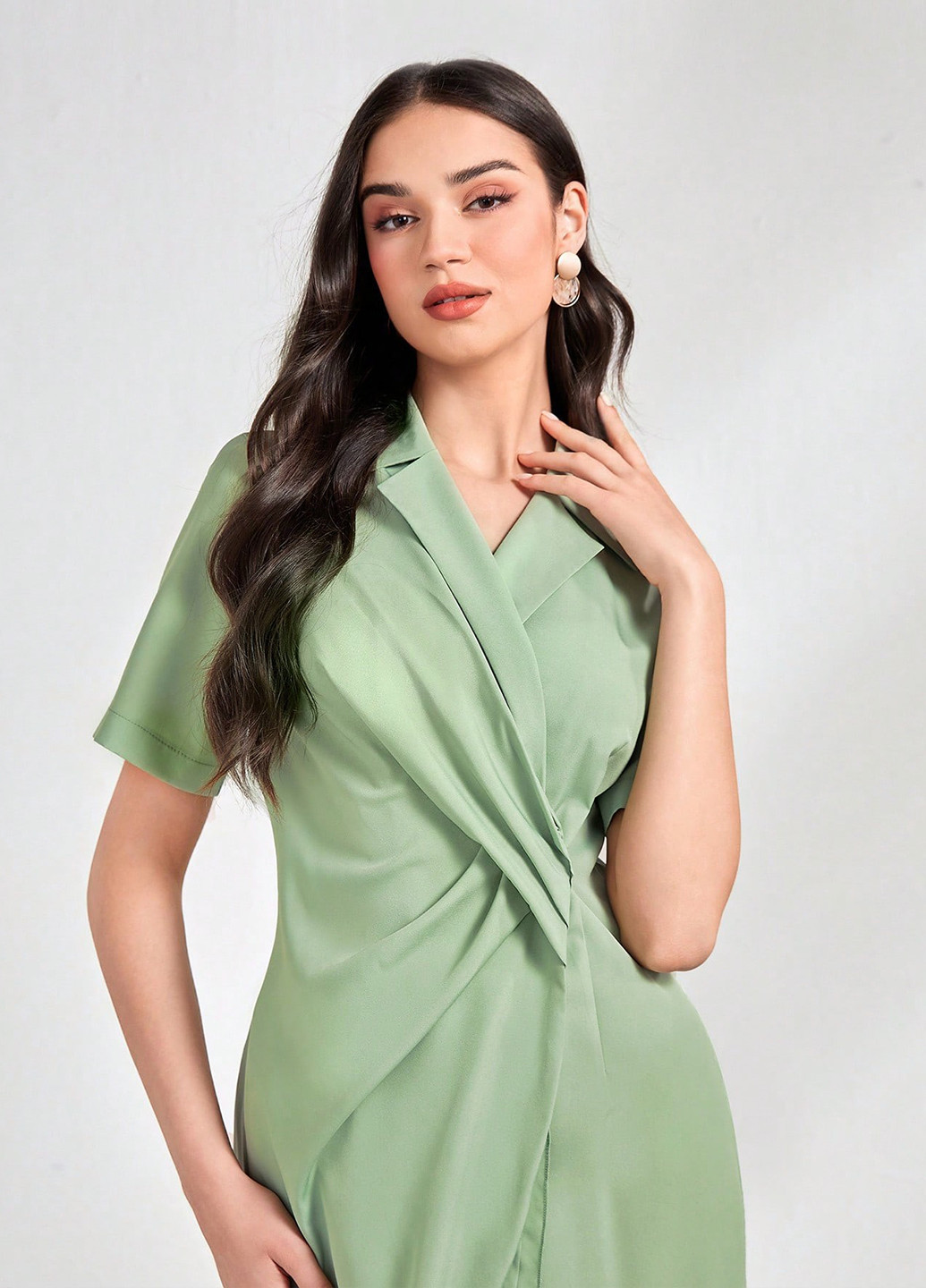 Сіро-зелена ділова сукня на запах, годе SHEIN однотонна