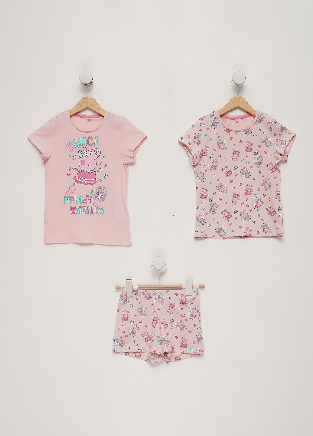 Светло-розовый летний комплект (2 футболки, шорты) C&A