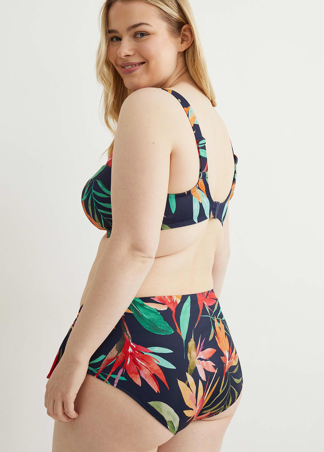 Цветные купальные трусики-плавки с рисунком C&A