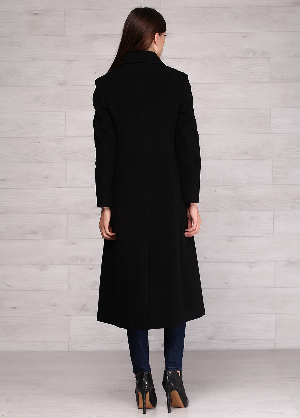 Черное демисезонное Пальто на пуговицах Sellin