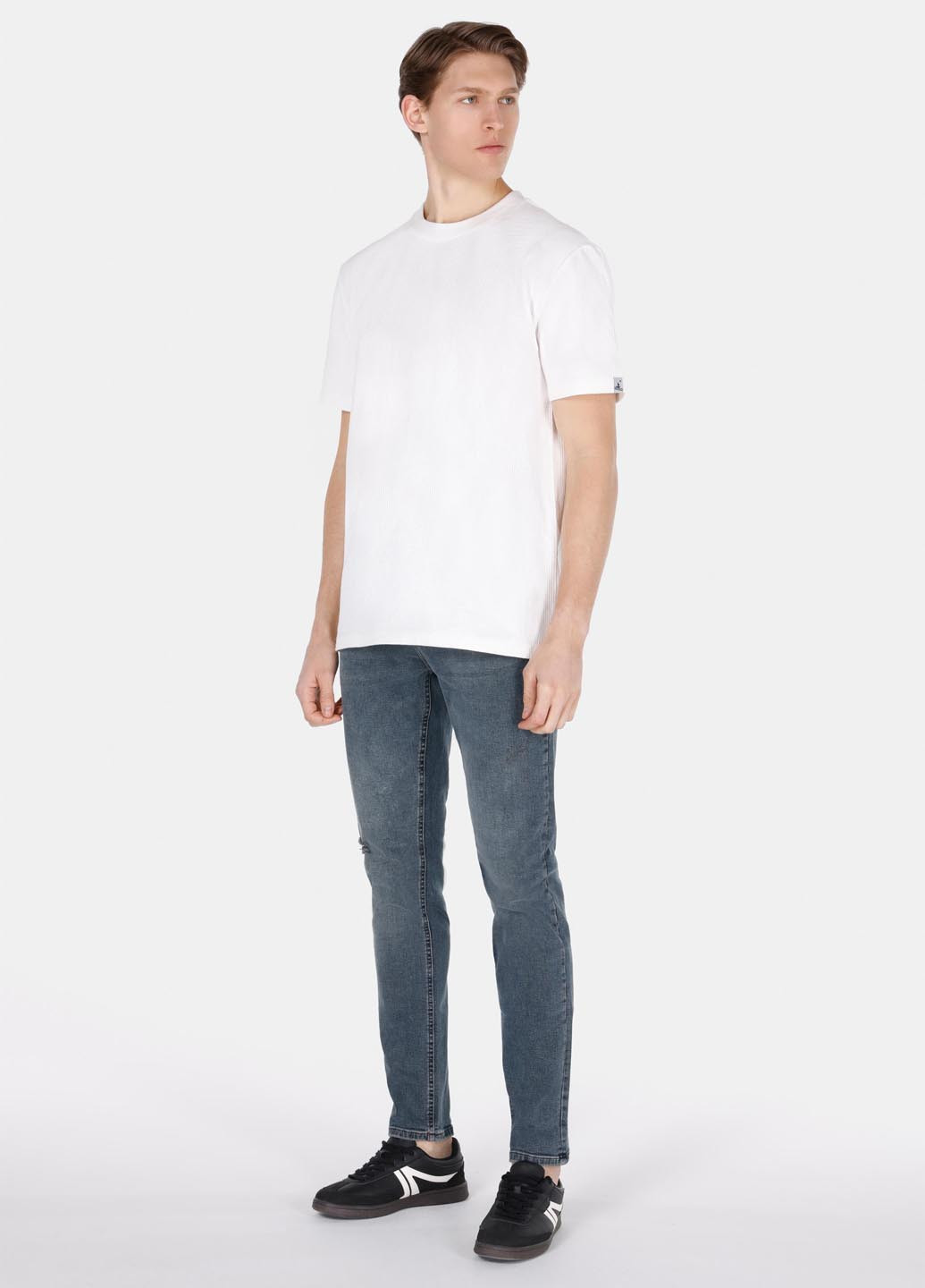 Біла футболка Colin's