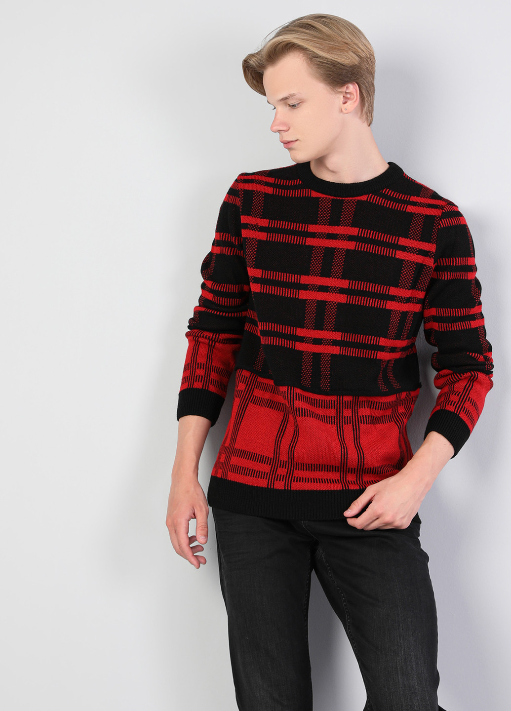 Червоний демісезонний светр джемпер Colin's