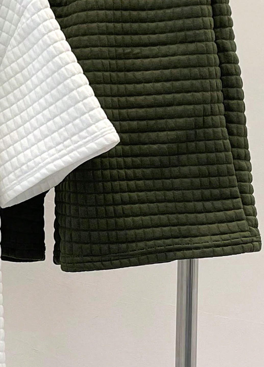 Комбинированный летний комплект (2 футболки, шорты) SHEIN