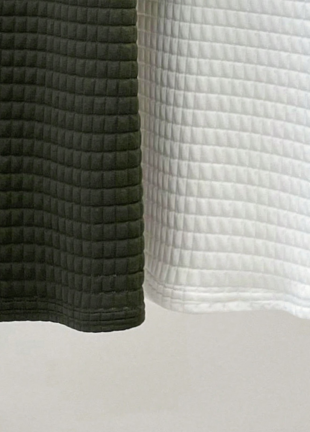 Комбинированный летний комплект (2 футболки, шорты) SHEIN