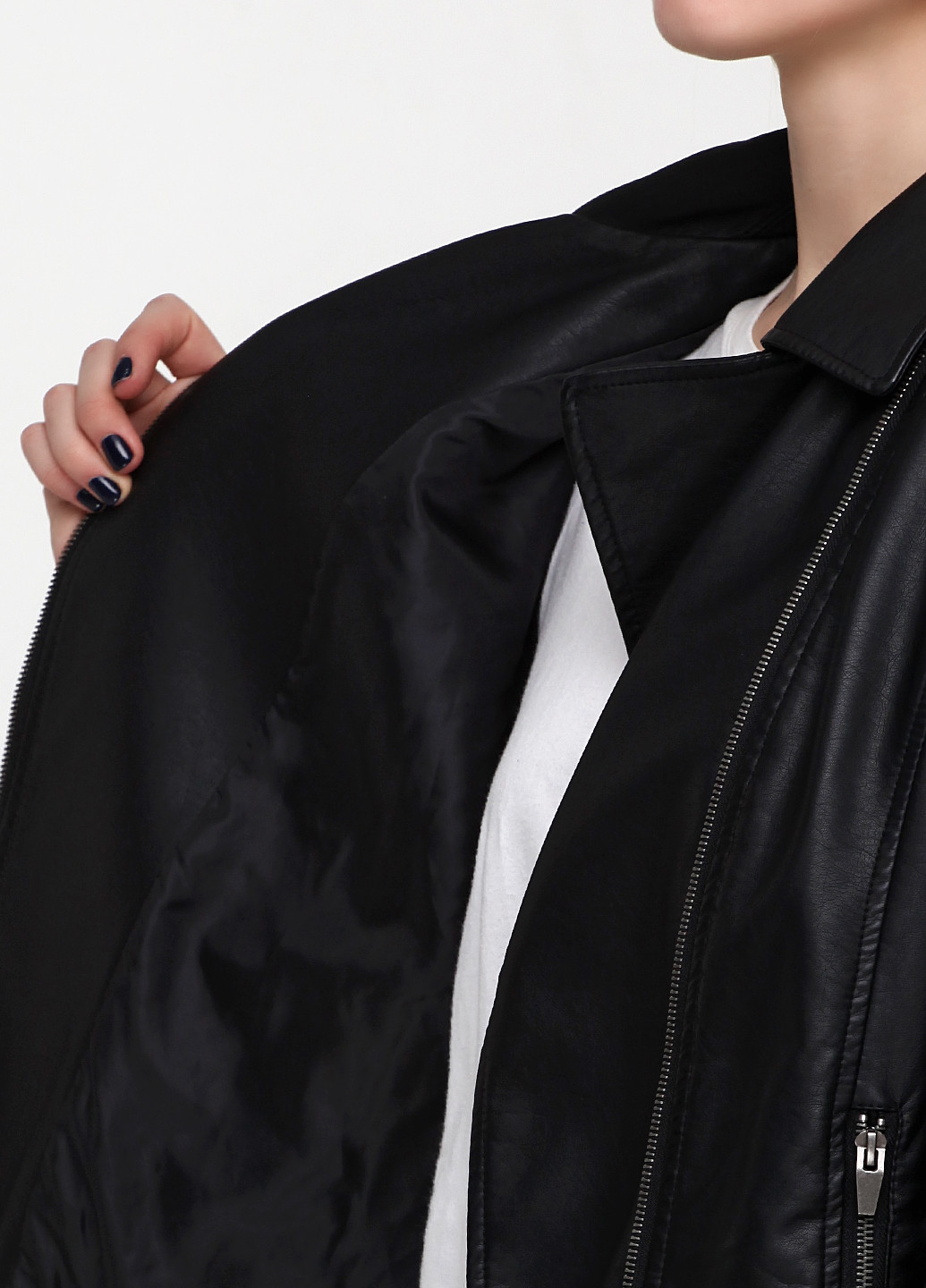 Черная демисезонная куртка Ciso