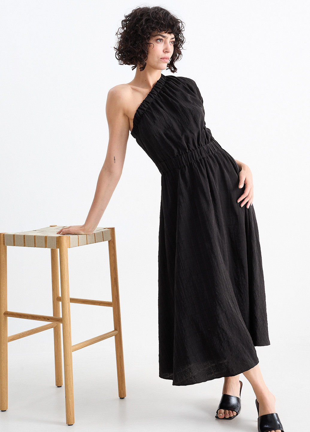 Черное кэжуал платье а-силуэт C&A однотонное