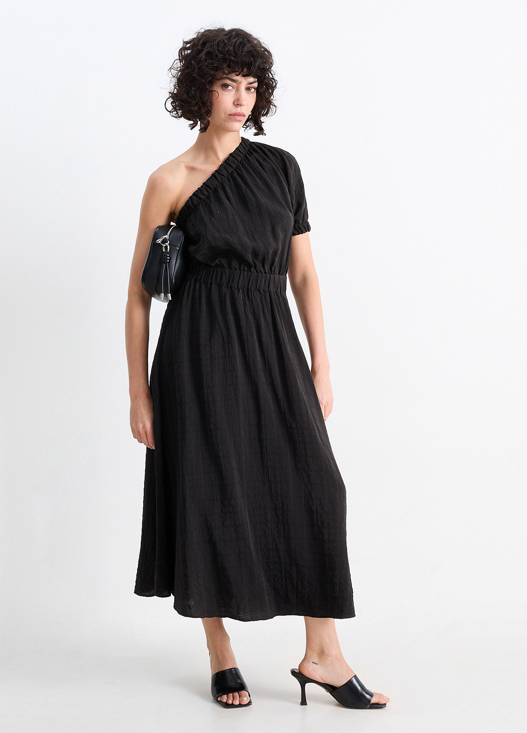 Черное кэжуал платье а-силуэт C&A однотонное