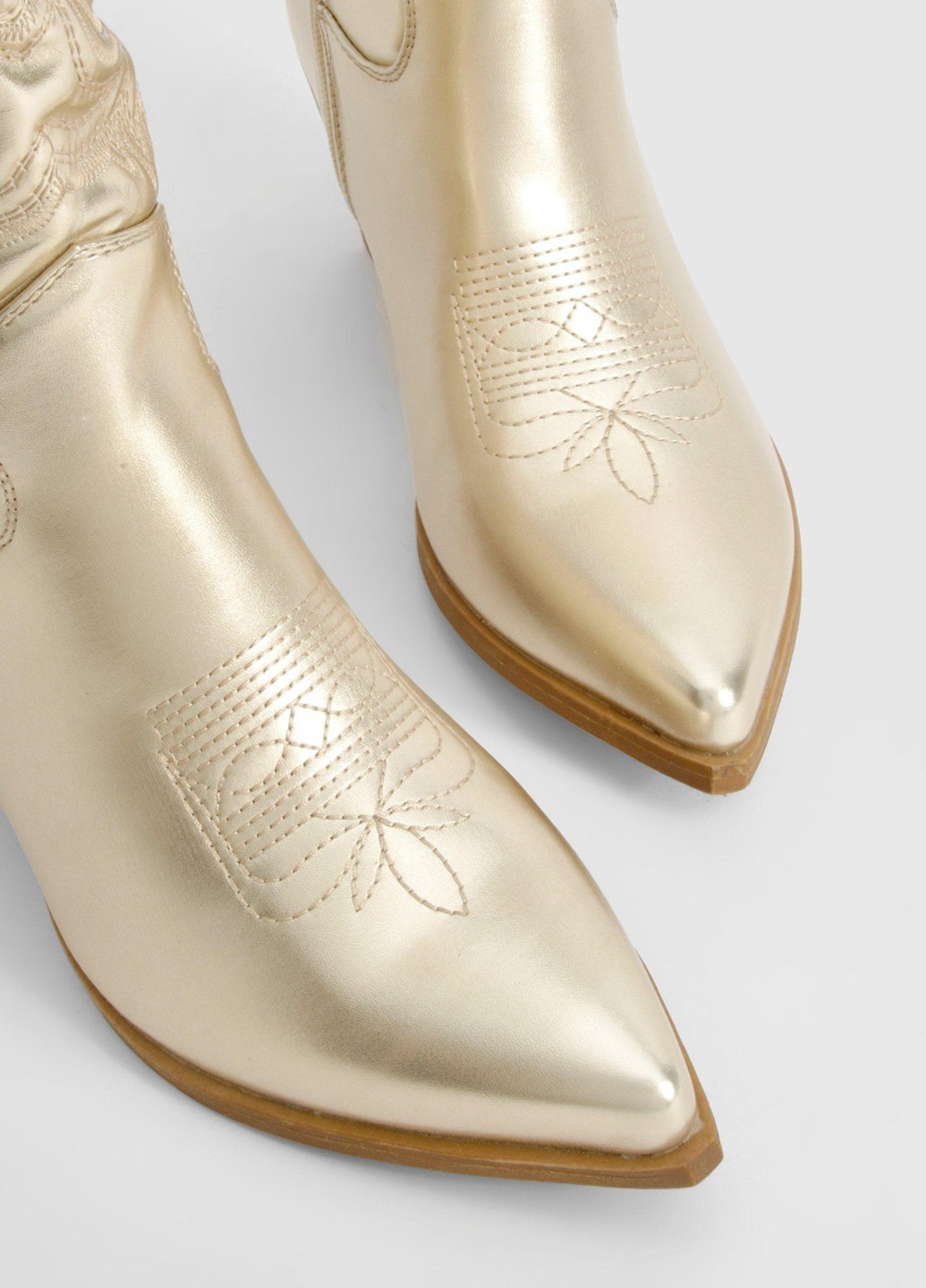 Осенние сапоги казаки Boohoo с вышивкой