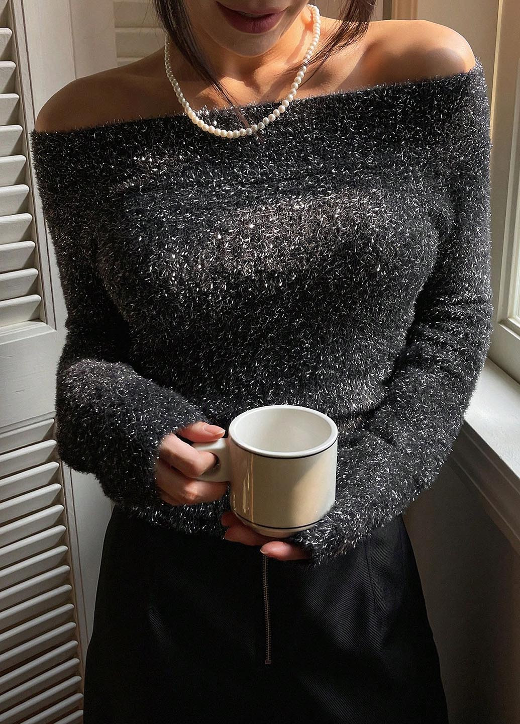 Чорний демісезонний светр SHEIN