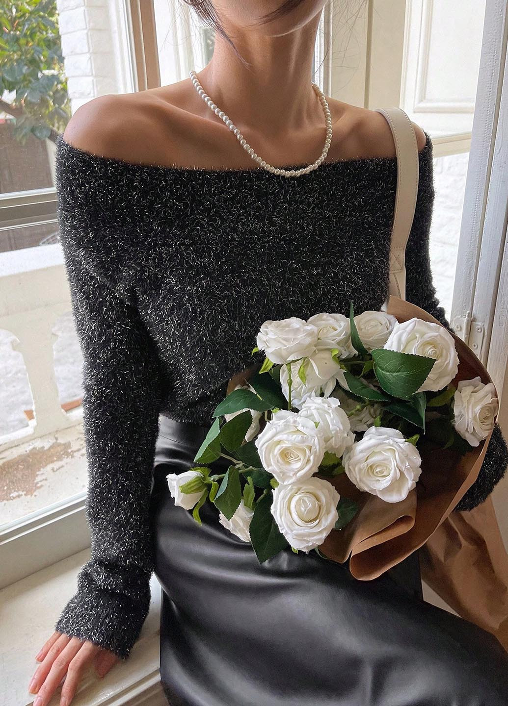 Чорний демісезонний светр SHEIN