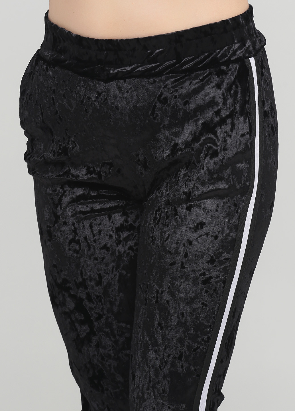 Черные кэжуал демисезонные зауженные, укороченные брюки Sisters Point