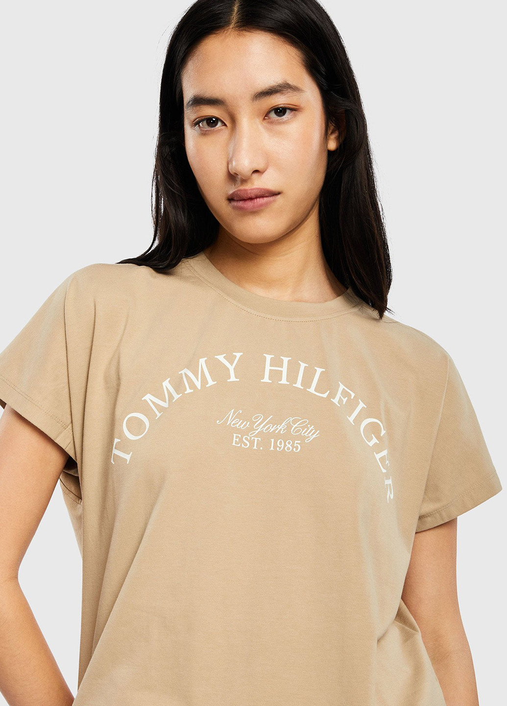 Бежевая летняя футболка Tommy Hilfiger