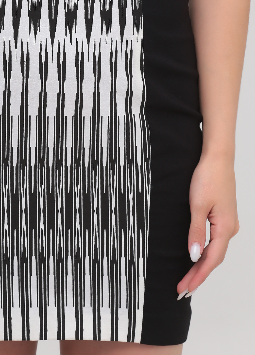 Черное кэжуал платье футляр Vero Moda с абстрактным узором
