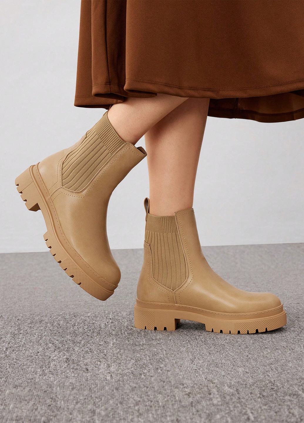 Осенние ботильоны челси SHEIN на тракторной подошве из искусственной кожи