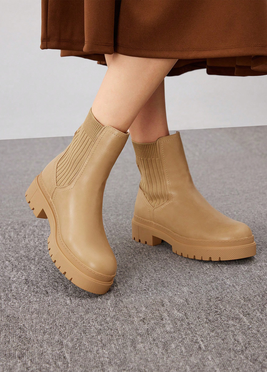 Осенние ботильоны челси SHEIN на тракторной подошве из искусственной кожи