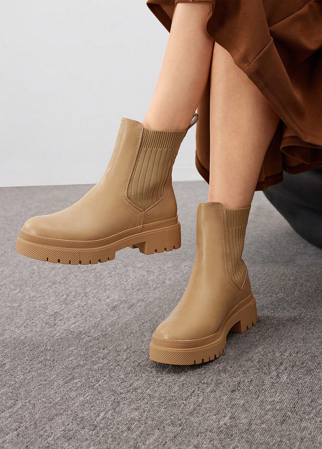 Осенние ботильоны челси SHEIN на тракторной подошве из искусственной кожи