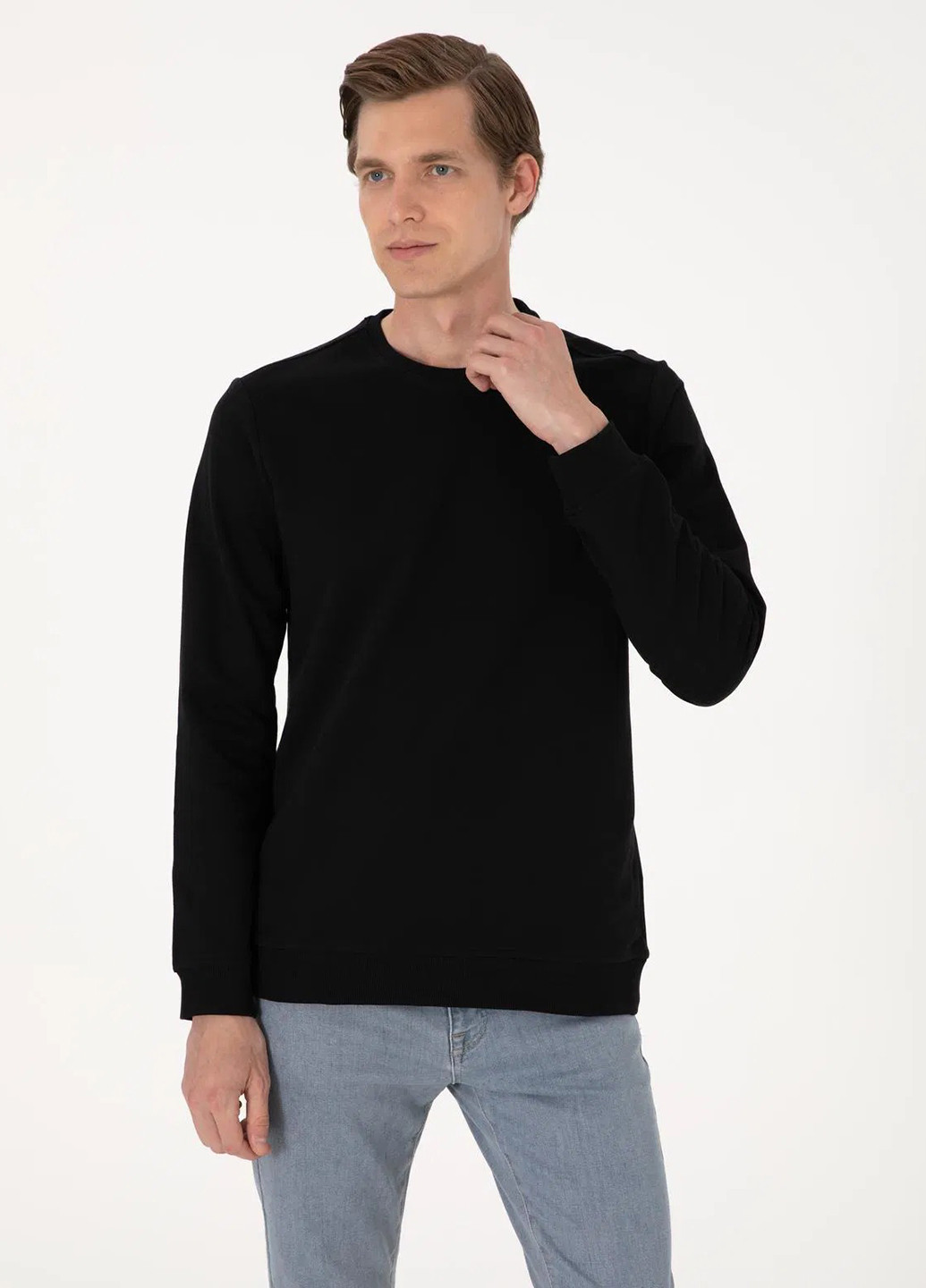 Черный свитшот Pierre Cardin однотонный без декора (366422661)