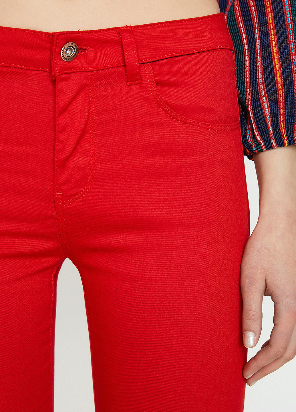 Красные кэжуал демисезонные зауженные брюки KOTON