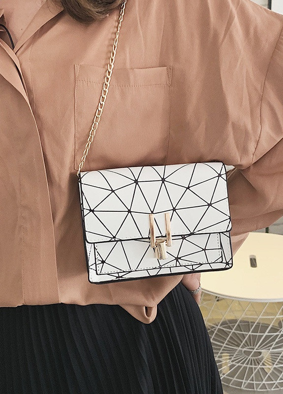 Женская маленькая классическая белая сумочка на цепочке клатч белый NoName (251204257)