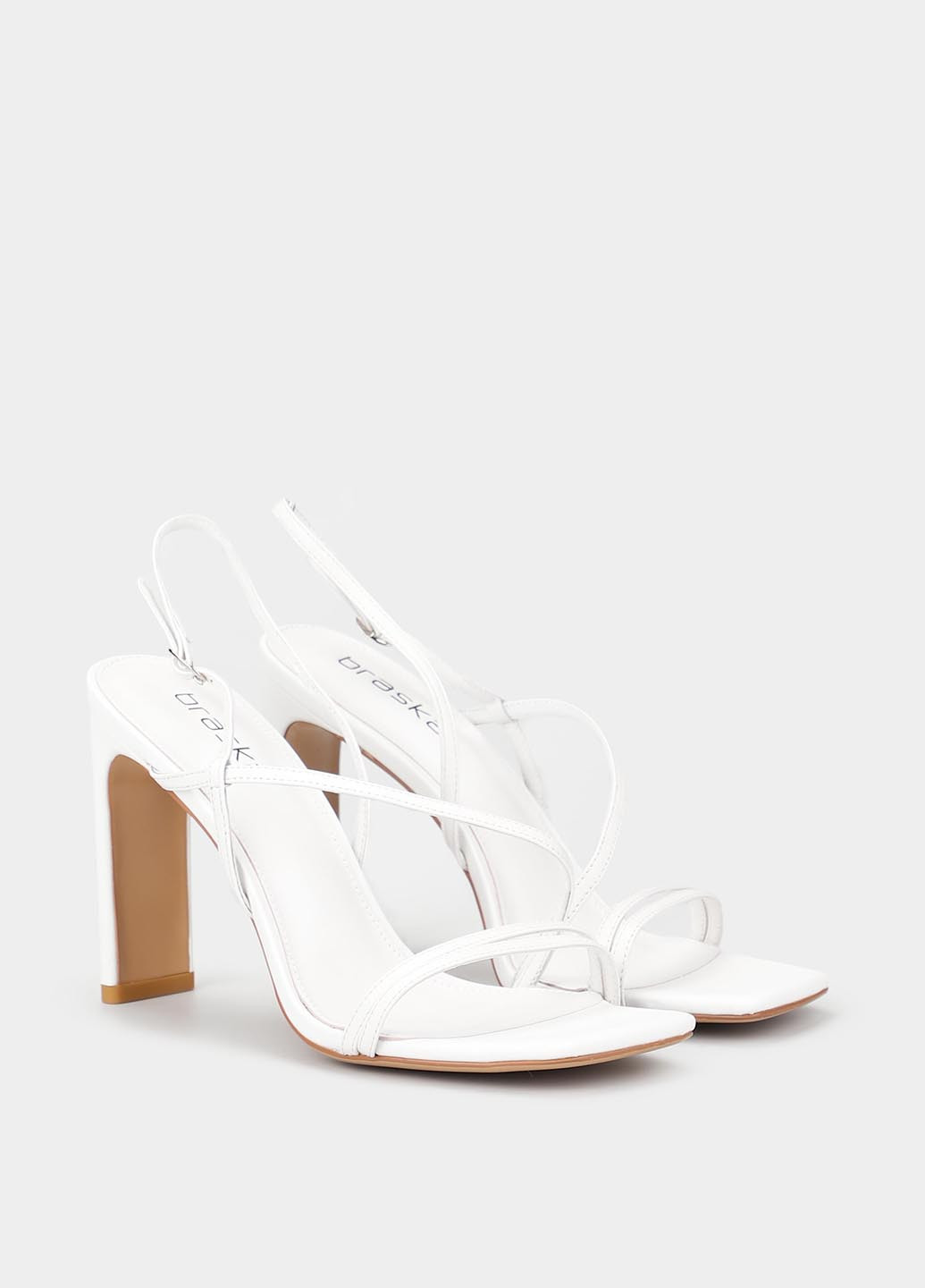 Белые босоножки Braska с ремешком