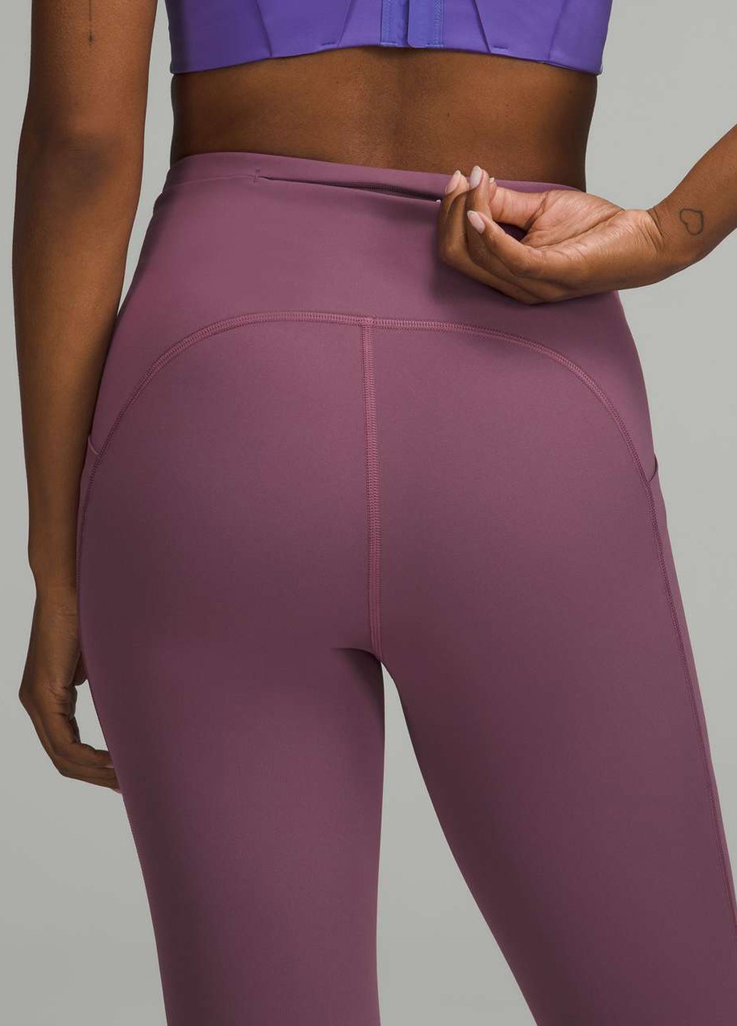 Бриджі Lululemon Athletica (363179933)