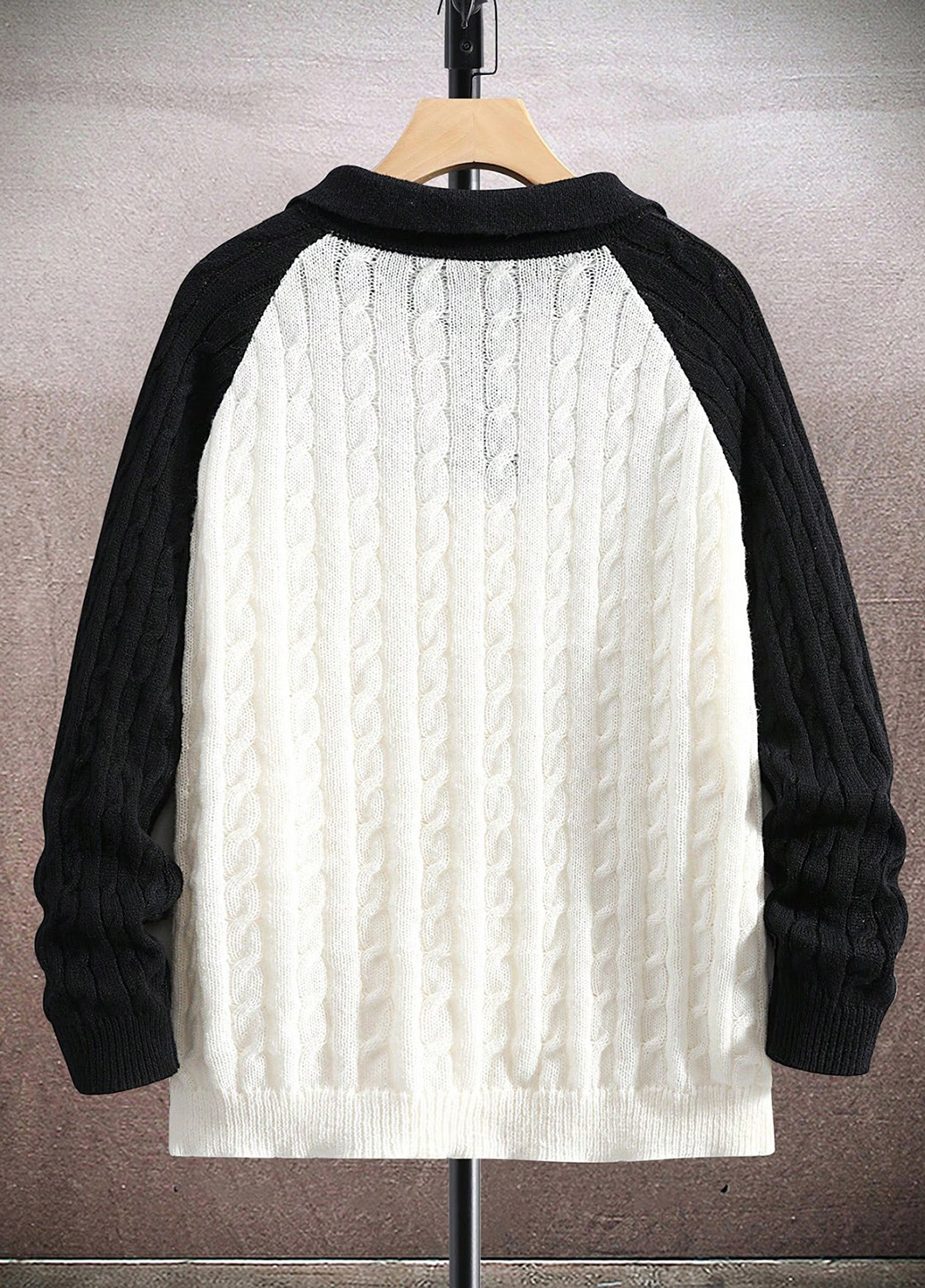 Чорно-білий демісезонний светр SHEIN