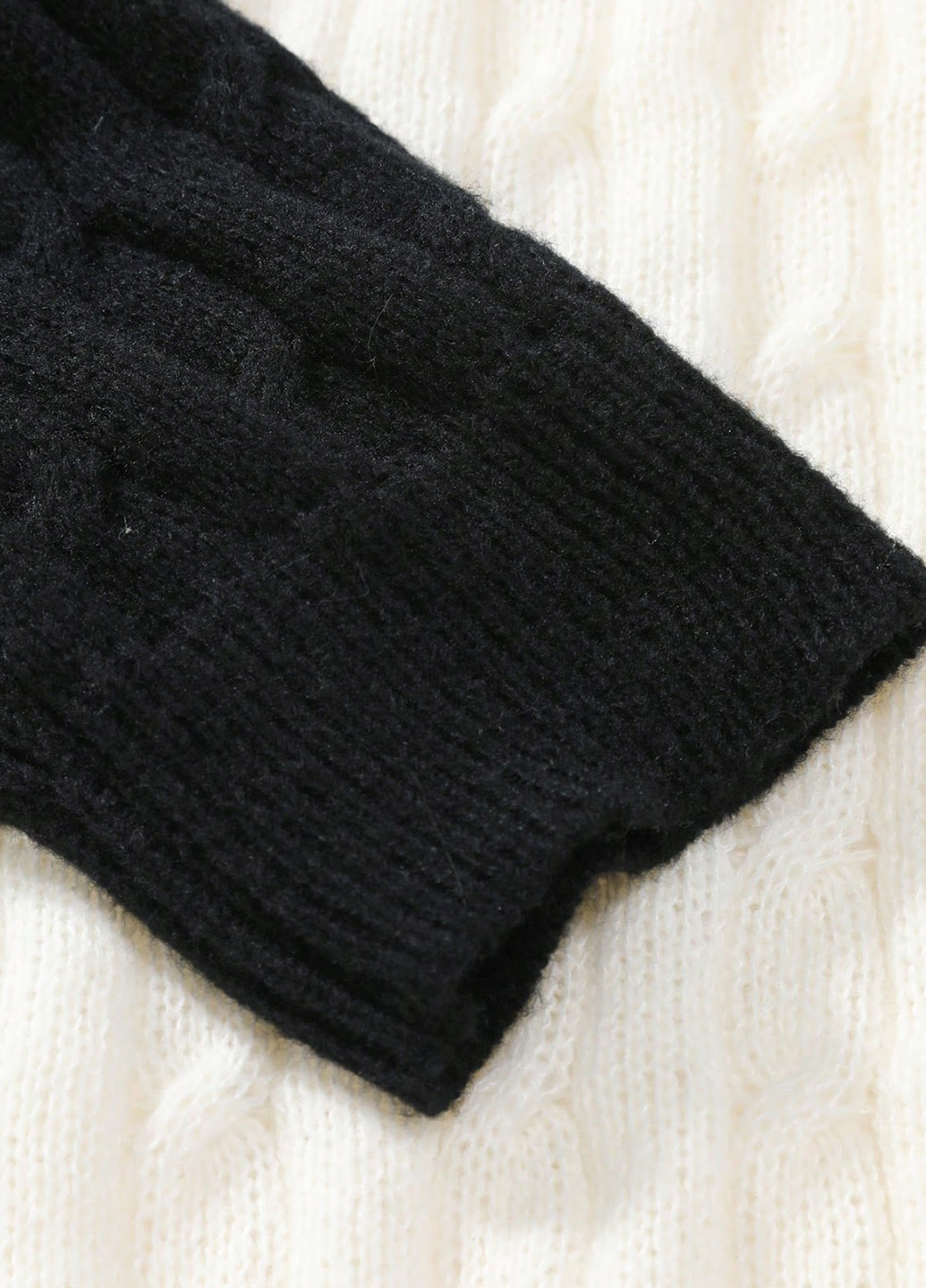 Чорно-білий демісезонний светр SHEIN