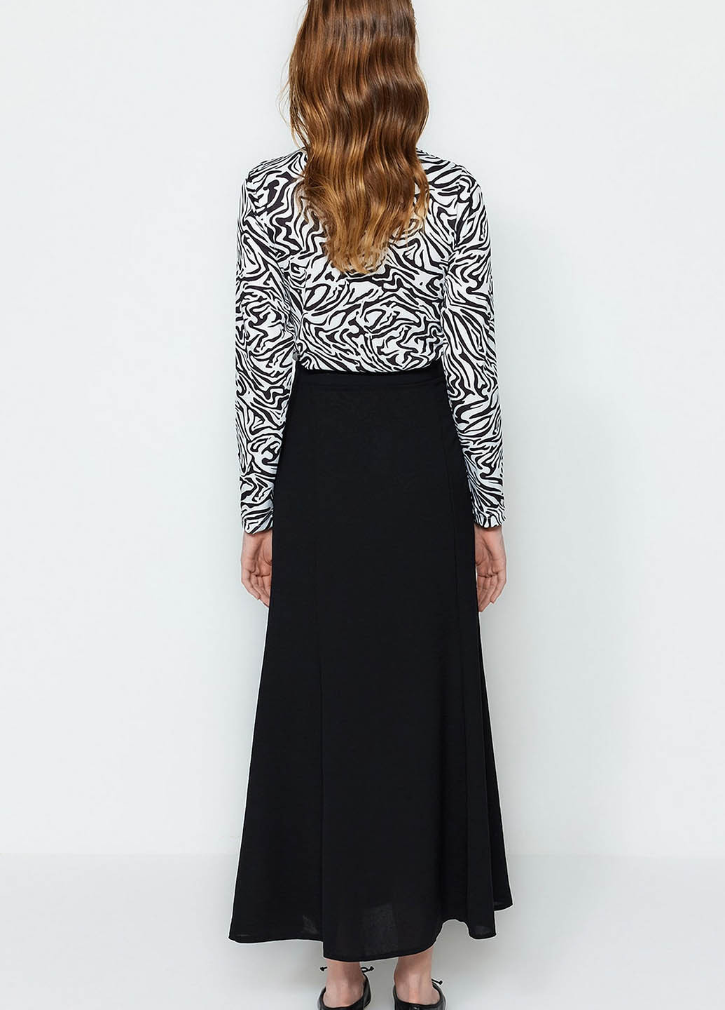 Черная кэжуал однотонная юбка Trendyol а-силуэта (трапеция), клешированная