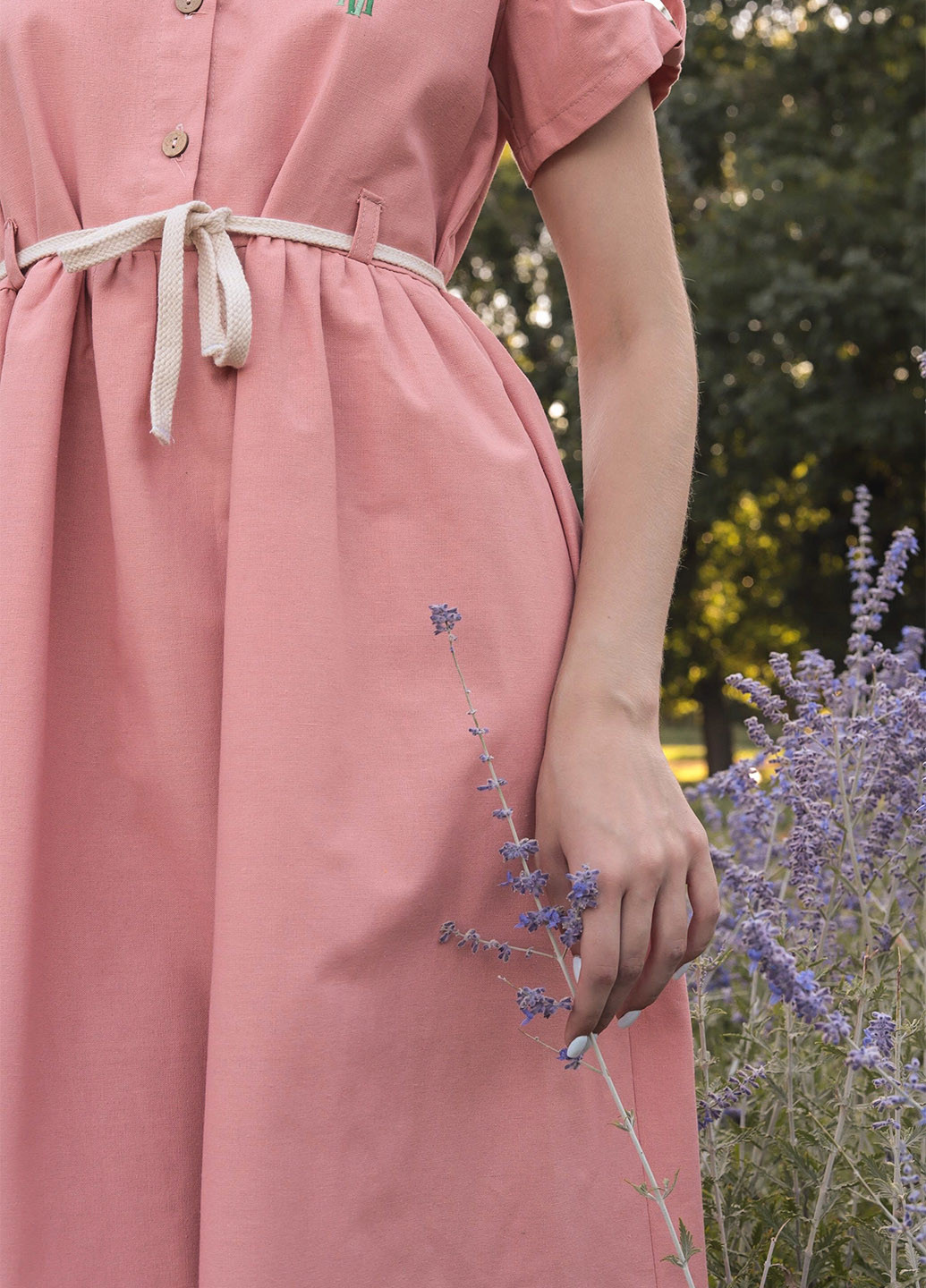 Розовое кэжуал платье клеш INNOE с рисунком
