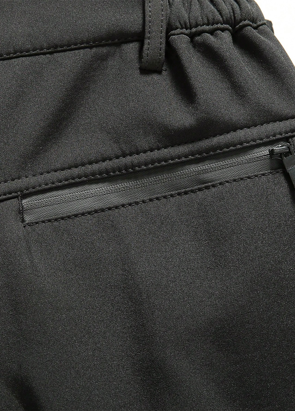 Черные спортивные демисезонные зауженные брюки SHEIN