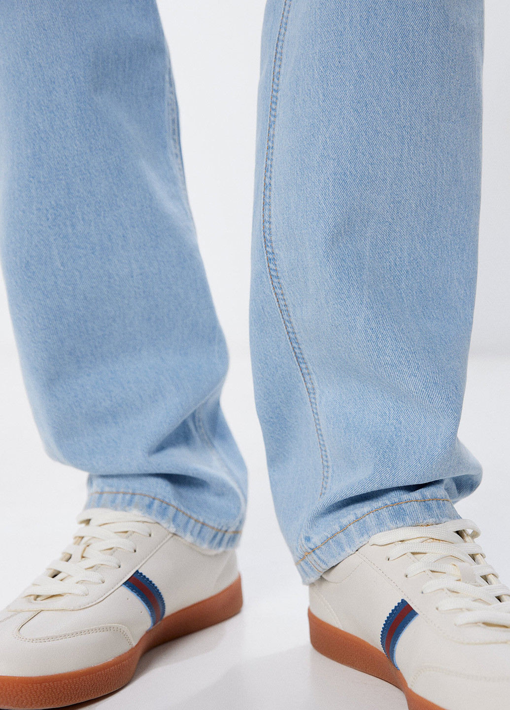 Светло-голубые демисезонные регюлар фит джинсы Springfield