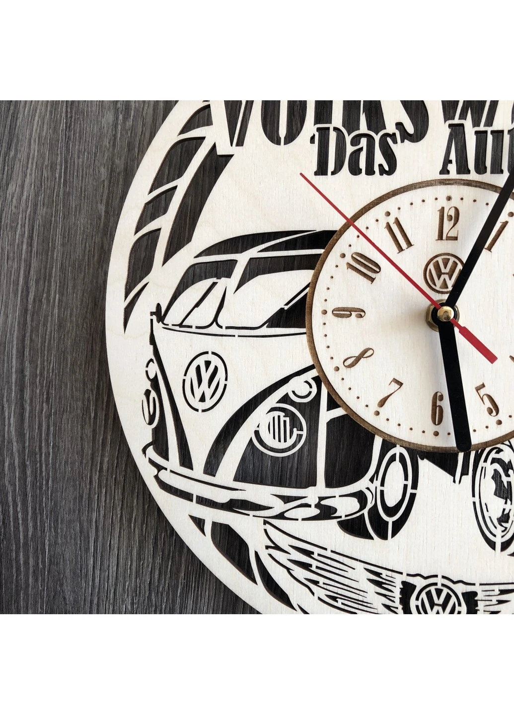 Стильний годинник з дерева настінний "Volkswagen" 7Arts (253567679)