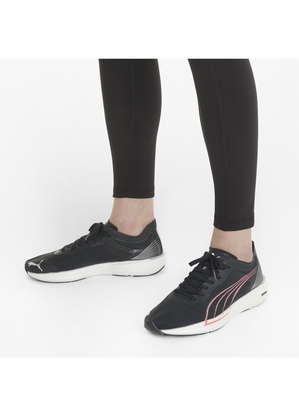 Чорні всесезонні кросівки liberate nitro women's running shoes Puma
