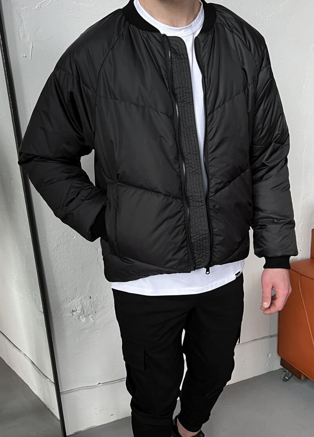 Чорна демісезонна куртка Sun's House