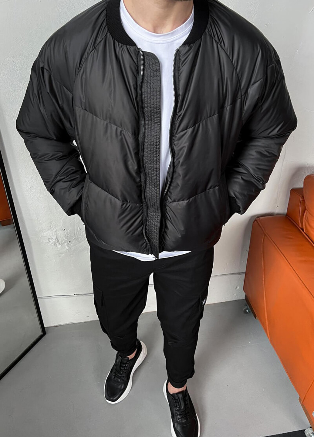 Чорна демісезонна куртка Sun's House