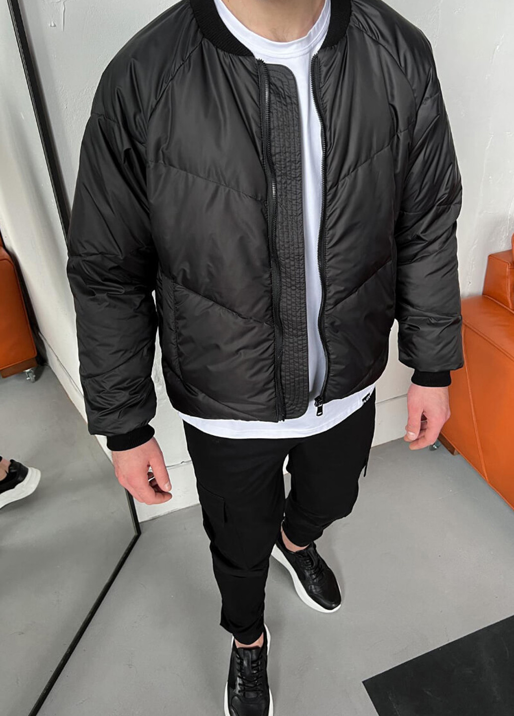 Чорна демісезонна куртка Sun's House