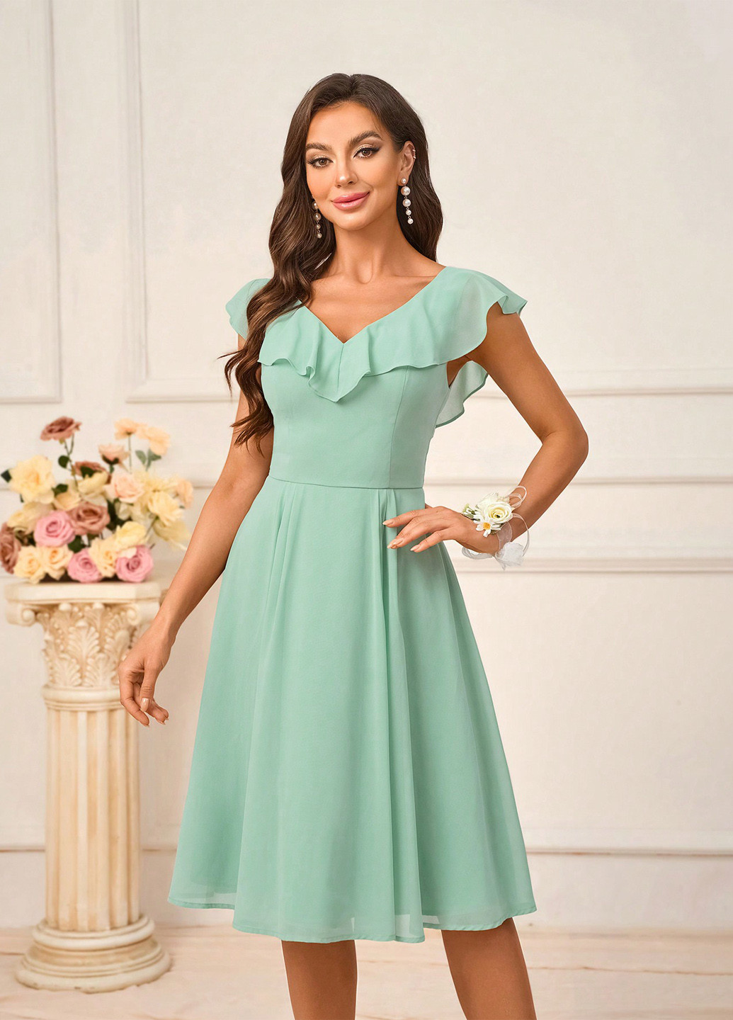 Зеленое кэжуал платье с открытой спиной SHEIN однотонное