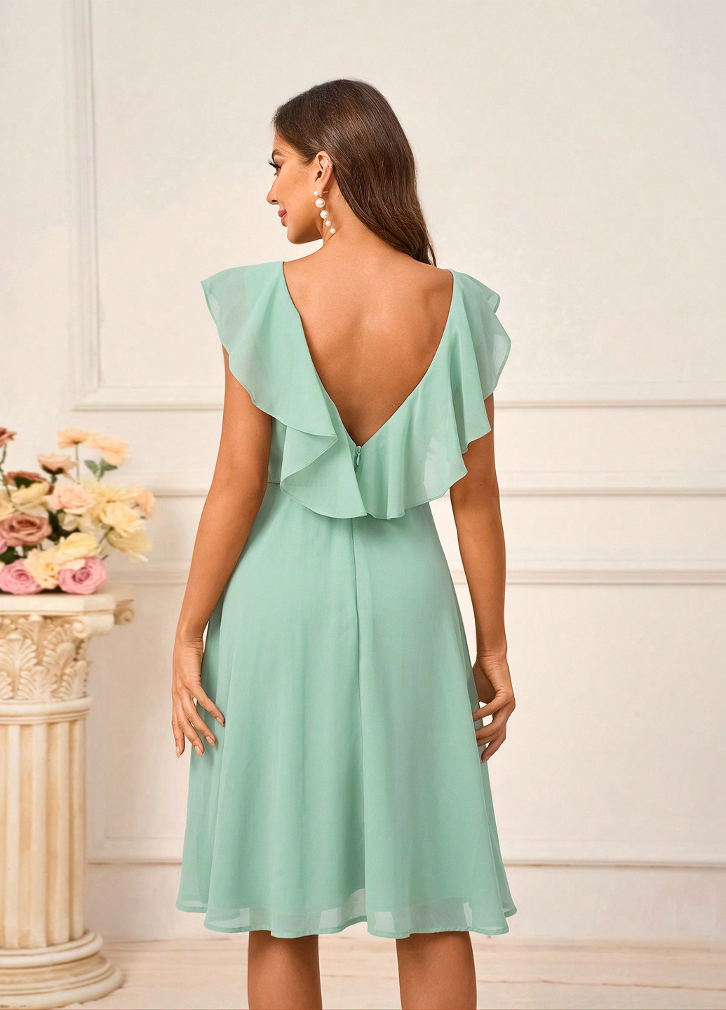 Зеленое кэжуал платье с открытой спиной SHEIN однотонное