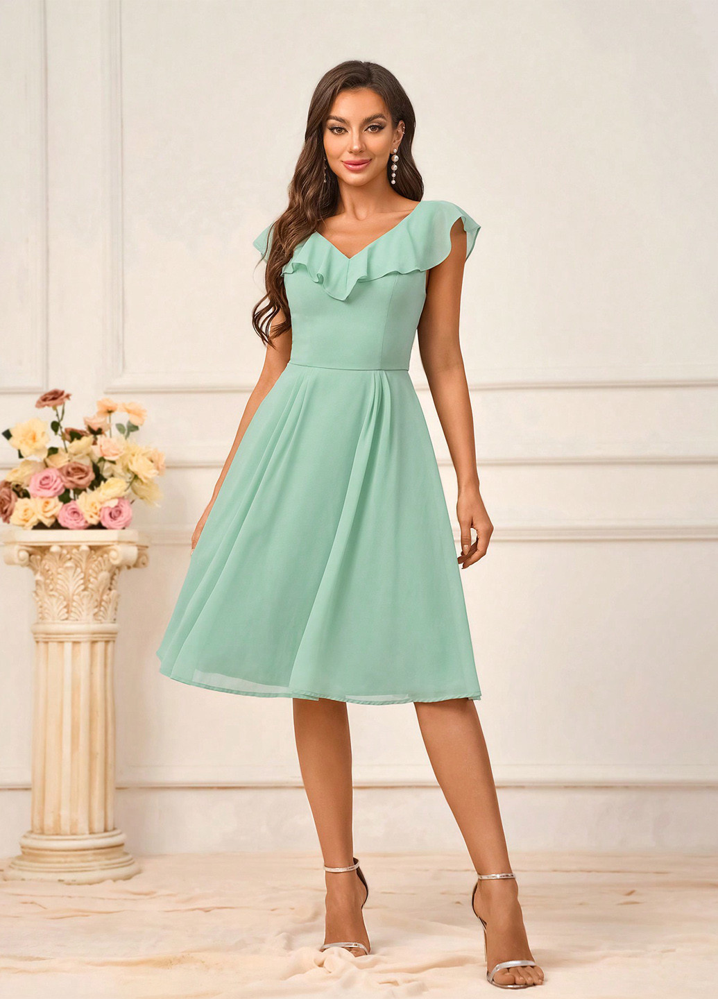 Зеленое кэжуал платье с открытой спиной SHEIN однотонное