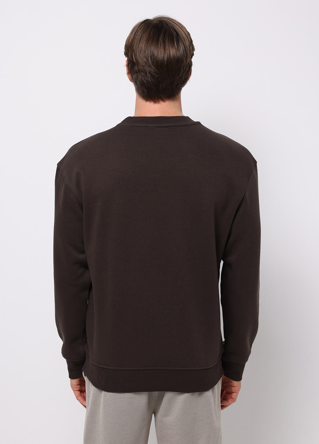 Темно-коричневый свитшот Colin's надпись без декора (368128480)