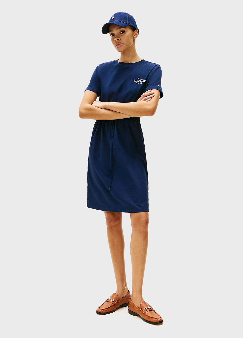 Темно-синее кэжуал платье платье-футболка Tommy Hilfiger с надписью