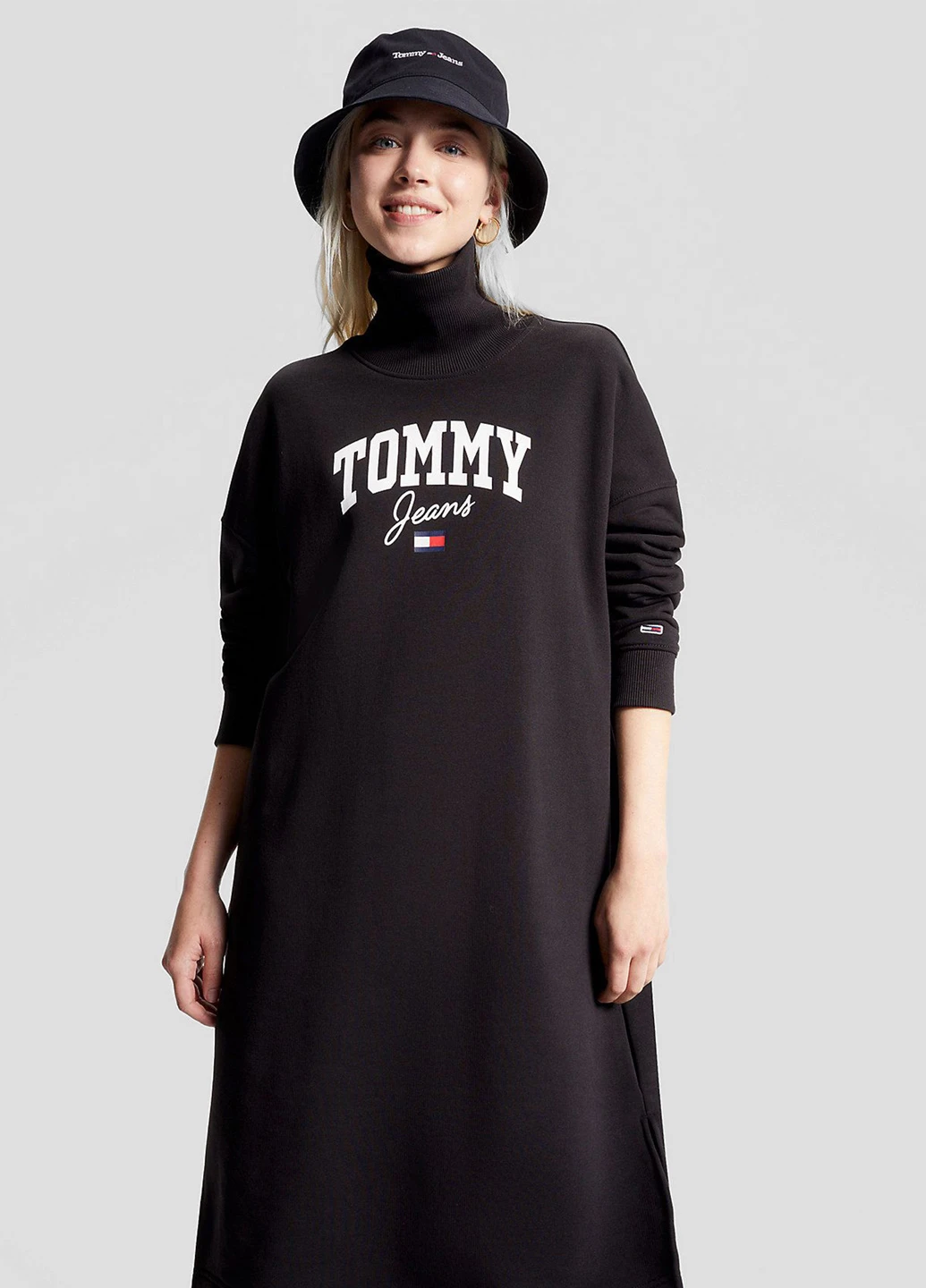 Черное кэжуал платье платье-свитшот Tommy Jeans с логотипом