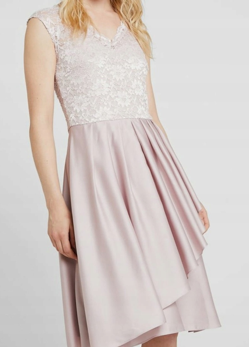 Светло-розовое кэжуал платье Swing однотонное